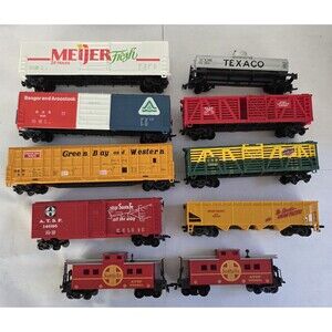 HO Scale Life-Like Freight Car Lot–Boxcars, Tank Car, Hopper & Cabooses–Vintage